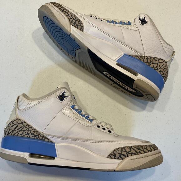 Nike Air Jordan 3 Retro "UNC (2020)" - Picture 3 of 7